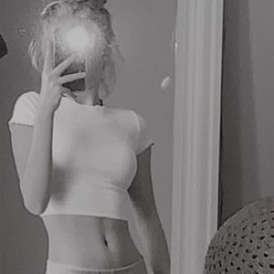 Meet your Posher, Elise